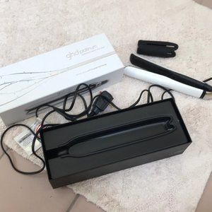 Brand new GHD platinum professional hair styler